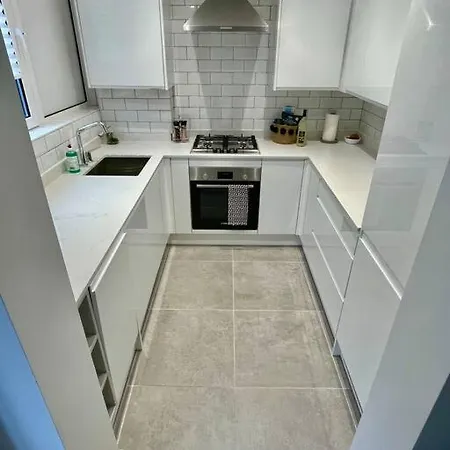 Newley Refurbished 2-Bed Only Minutes From London'S Attractions Apartment Exterior photo