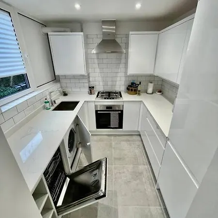 Newley Refurbished 2-Bed Only Minutes From London'S Attractions Apartment Exterior photo