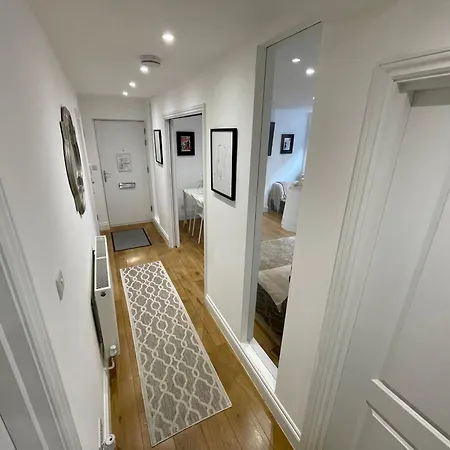 Newley Refurbished 2-Bed Only Minutes From London'S Attractions Apartment Exterior photo