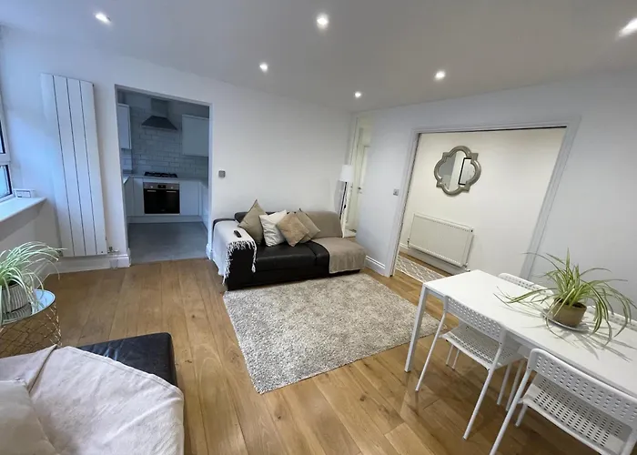 Newley Refurbished 2-Bed Only Minutes From London\'S Attractions