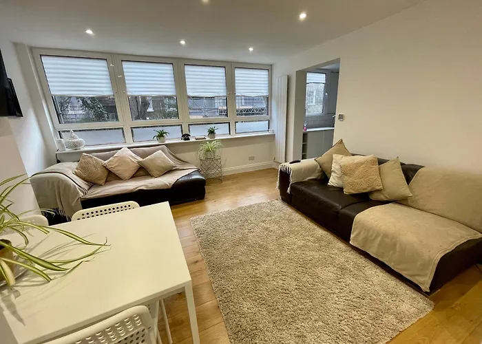 Newley Refurbished 2-Bed Only Minutes From London\'S Attractions